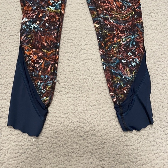 Lululemon Wunder Under High-Rise Crop Scallop Full-On Luxtreme Foliage size 2 - Picture 4 of 7